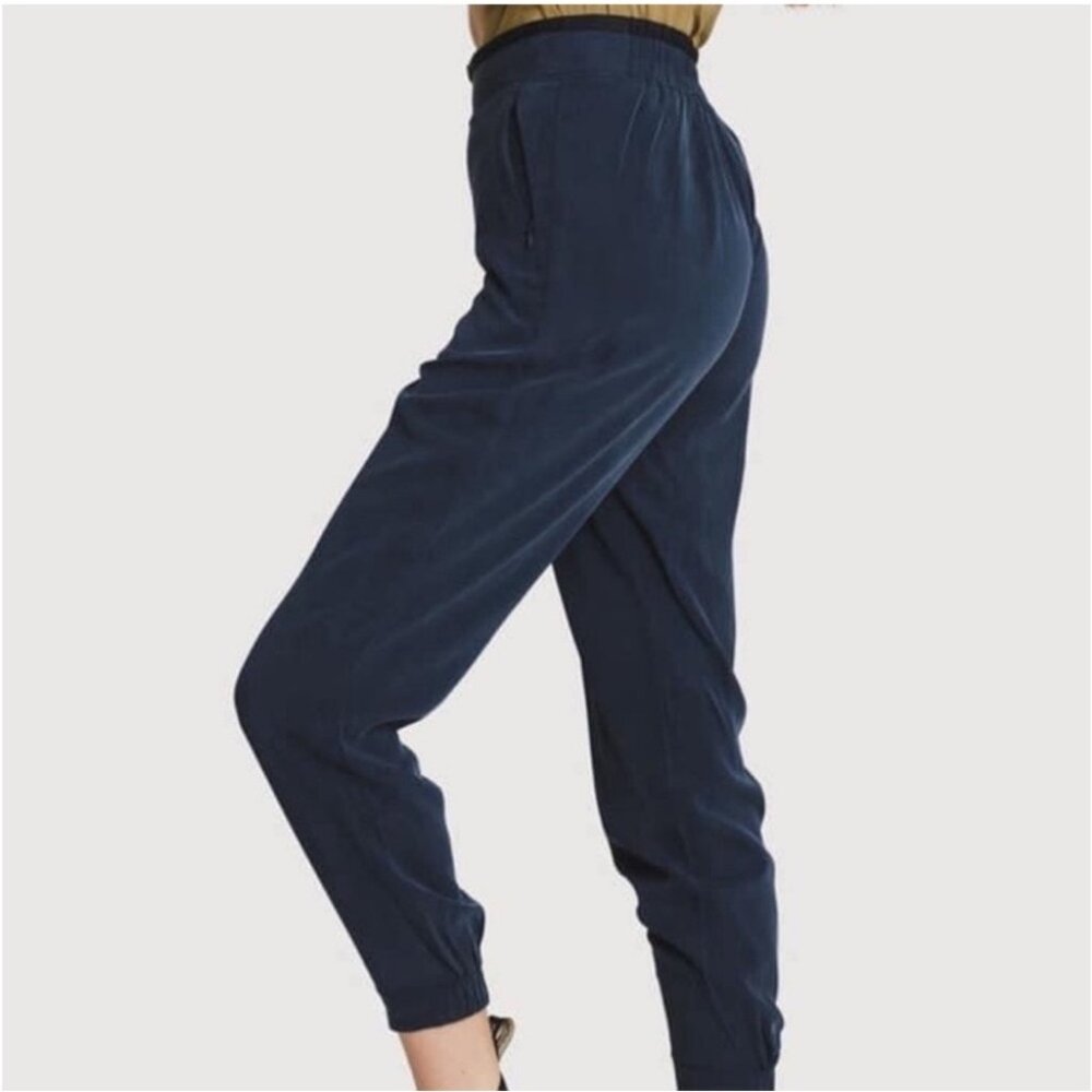 Kit and Ace Silk Easy Breezy Joggers Navy